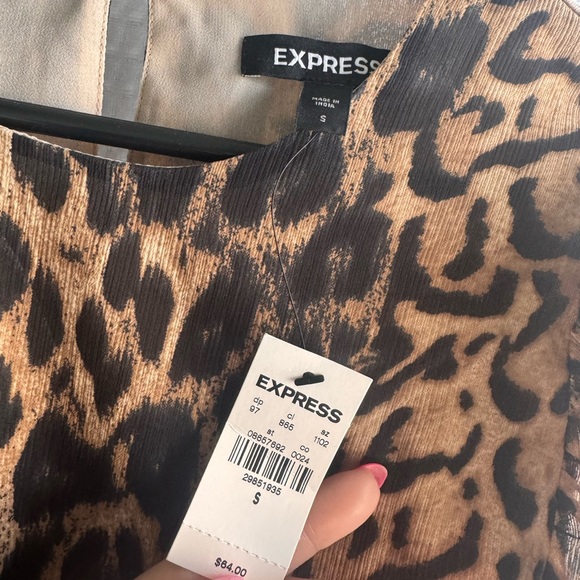 Cropped and Cinched Animal Print Top - Picture 2 of 3